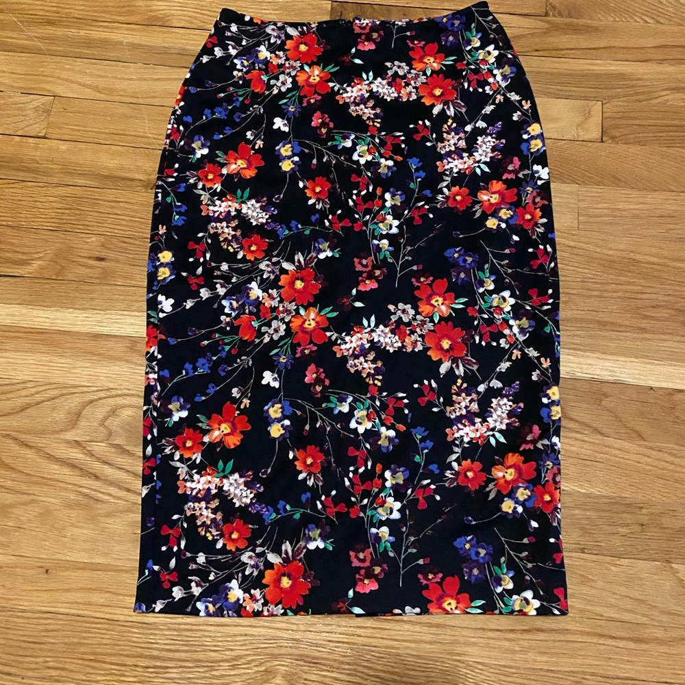 3/$20 Express floral print skirt